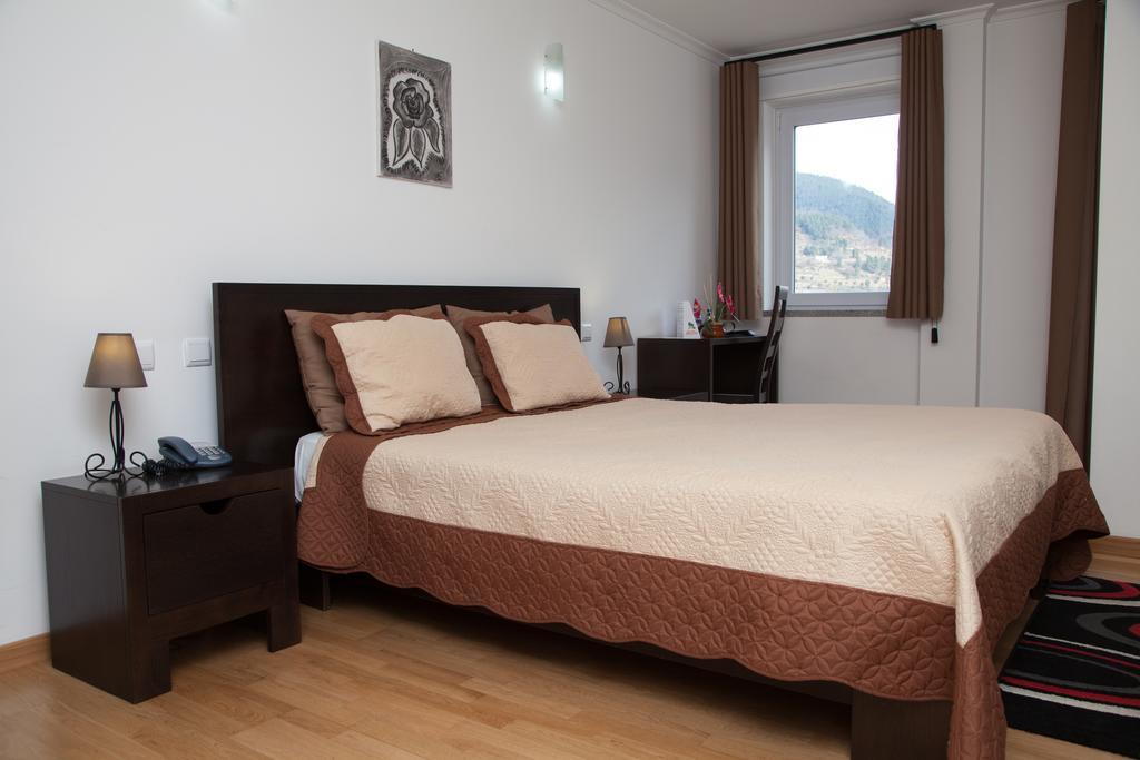 Vale Do Zezere Hotel Manteigas Eksteriør billede